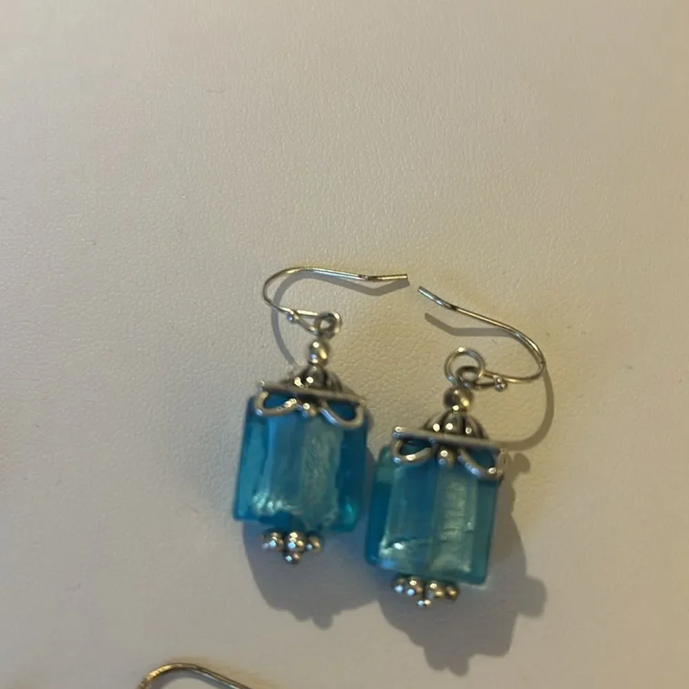 N/A dangle earrings
